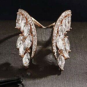 Arrival Silver Luxury Ring for Women Initate Zircon CZ Ring, HA4657